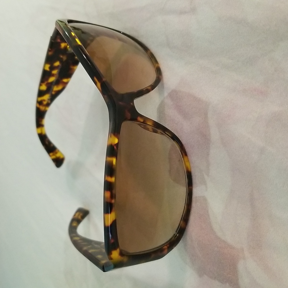 Gucci sunglasses - Picture 10 of 11